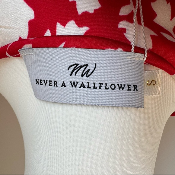 Never a Wallflower Floral Mini Wrap Dress Silk Blend NWT $298 Small - Picture 6 of 7